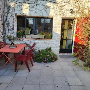 https://studio-luciole.fr-provencehotel.com