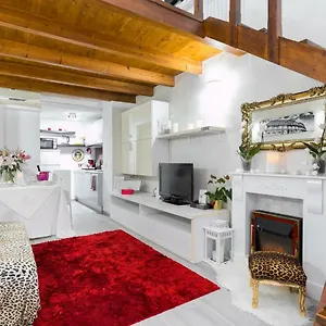 Diana Romantic Loft Apartment